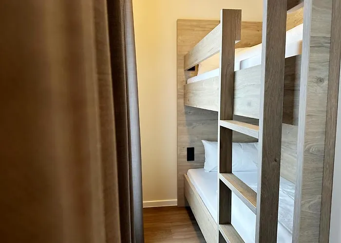 Dimas - Rust فندق